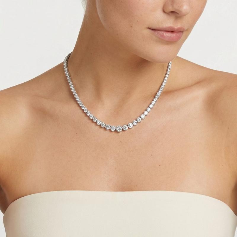 20 CTS Graduated Tennis Necklace in White gold, view 2