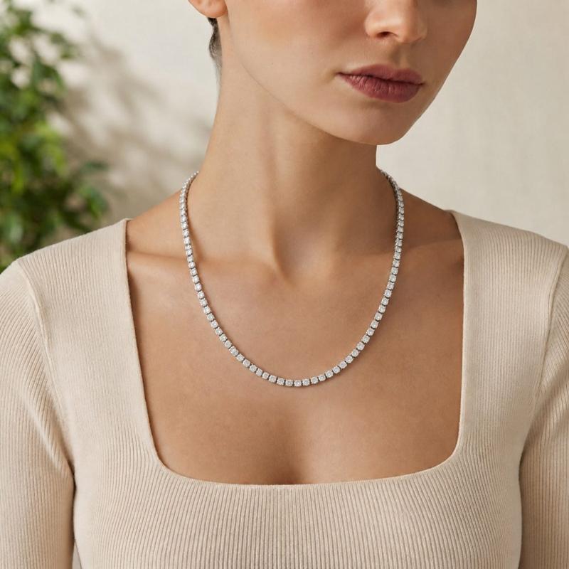 7 CTS Straight Line Tennis Necklace in White gold, view 4